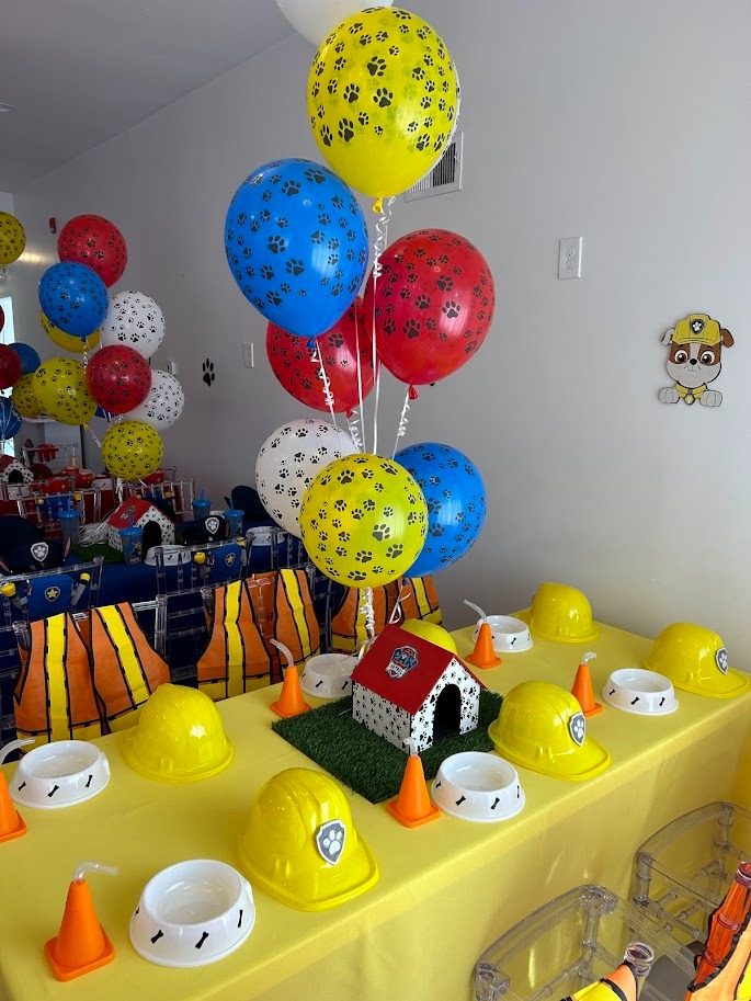 A construction themed children's party table